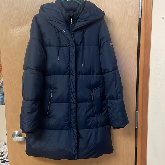 NWT MICHAEL KORS flawless, midi jacket. Dark blue, size Large. Zipper pockets. - Picture 2 of 16